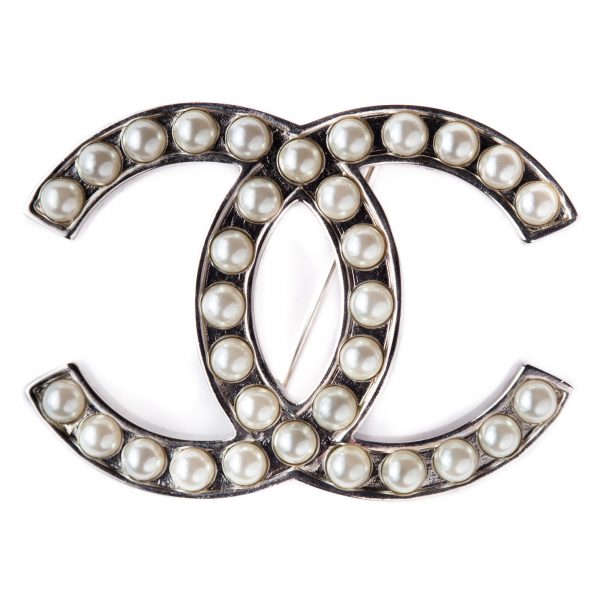White pearl detail CC silver brooch