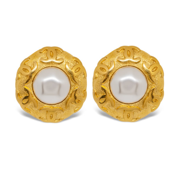 Gold round pearl earrings