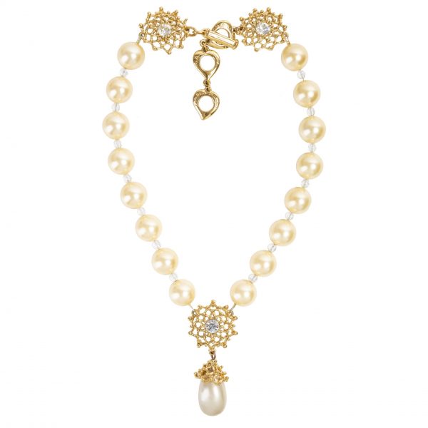 Vintage gold flower pearl necklace