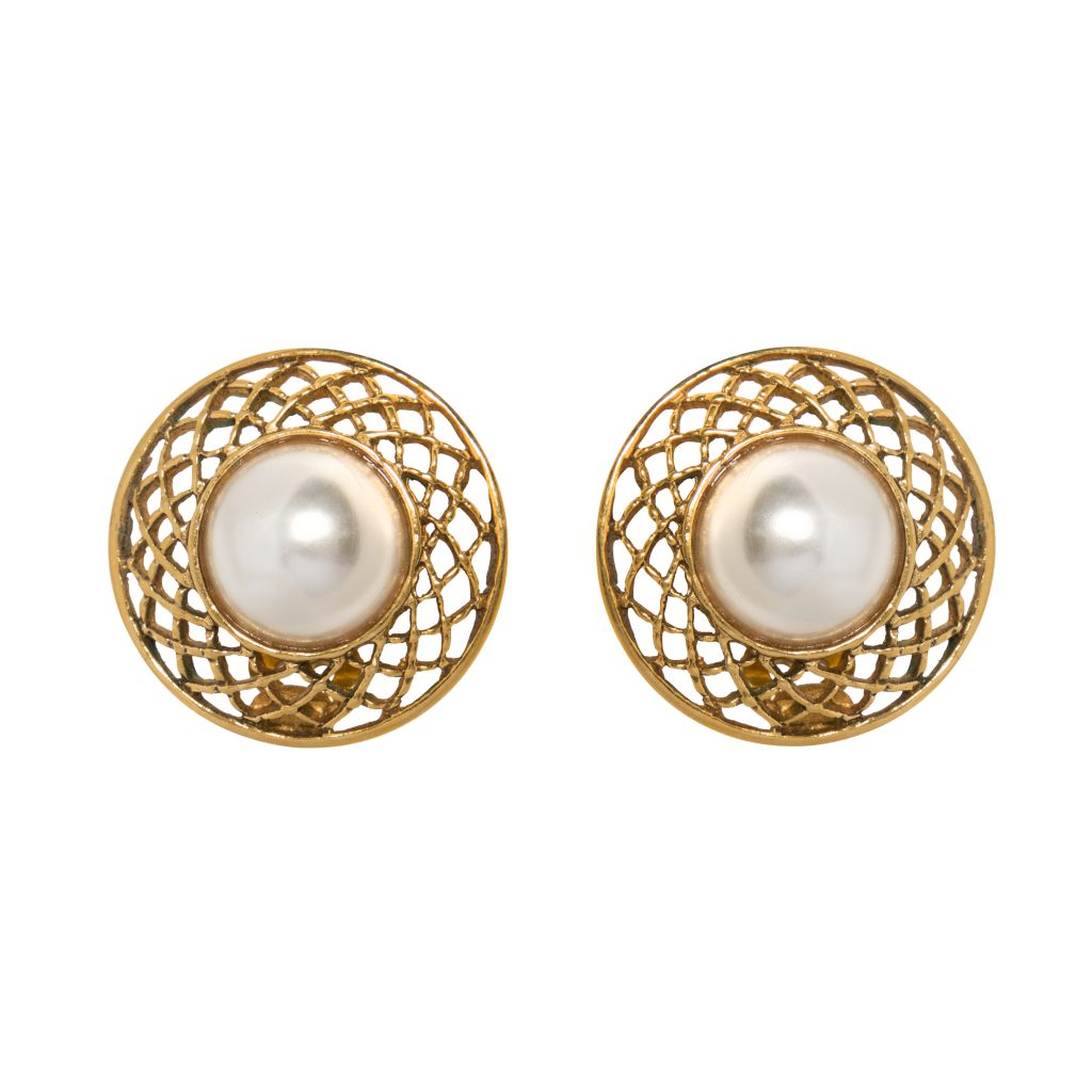 Pearl earrings Chanel Multicolour in Pearl - 24969929