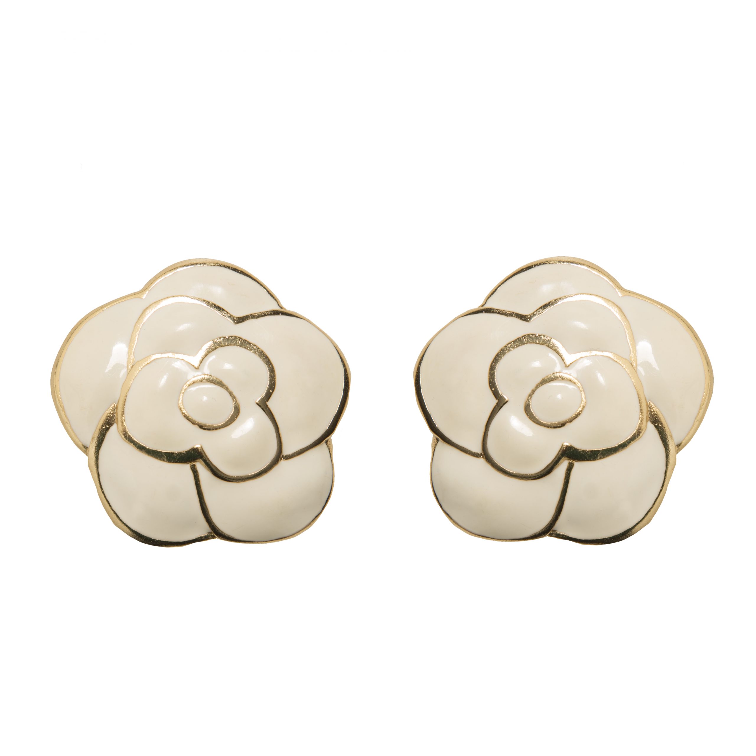 Vintage beige enamel flower earrings