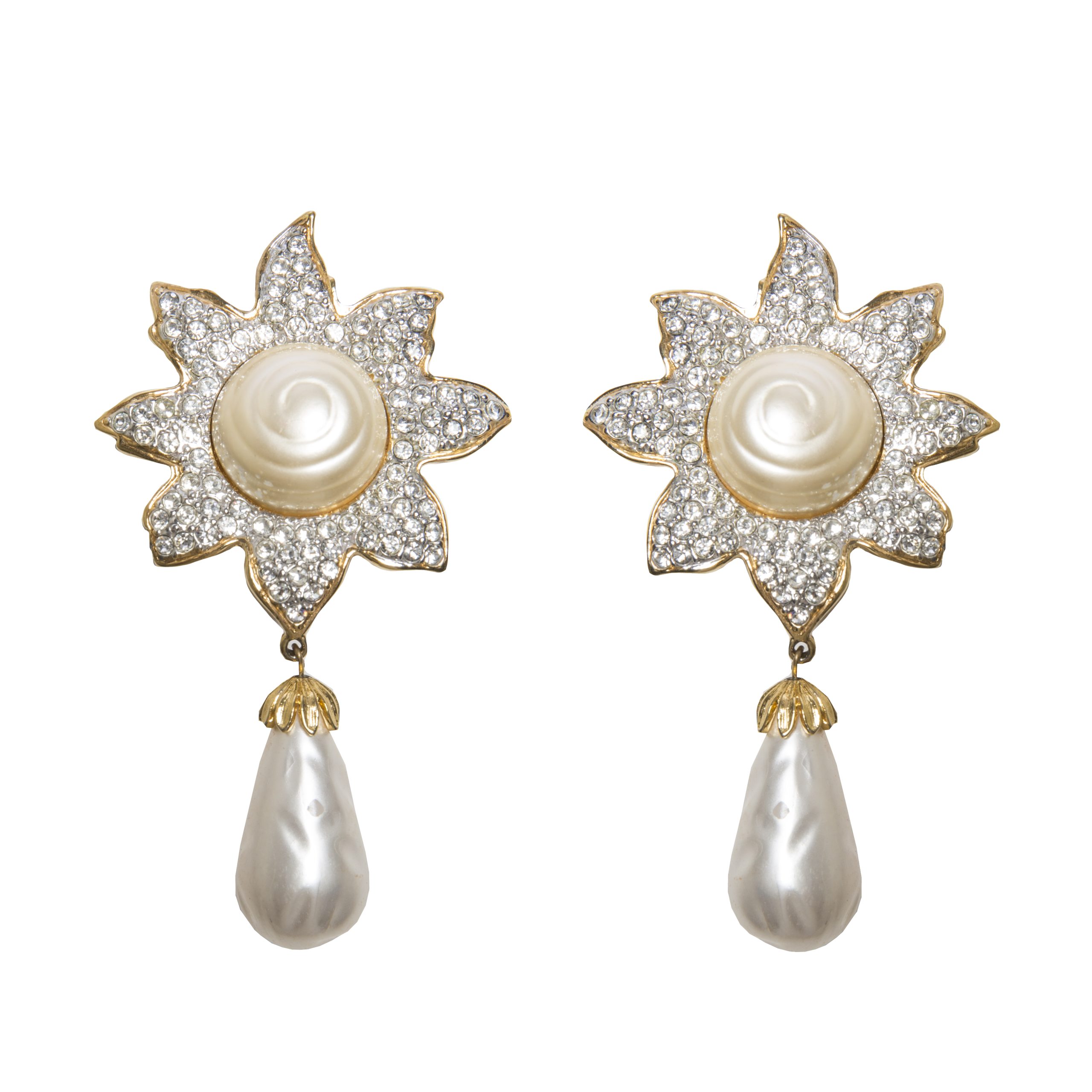 Vintage haute couture flower pearl earrings